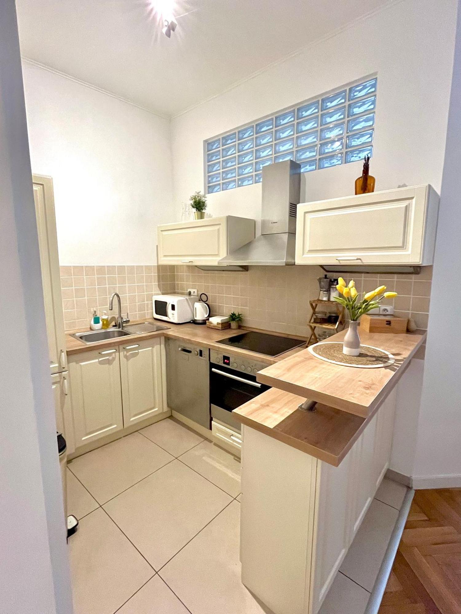 Apartment Mia - Old Town, Ac Братислава Экстерьер фото